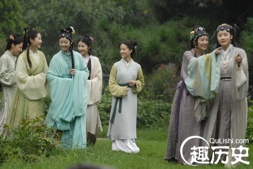 红楼梦里的成语故事：多评价女人间勾心斗角