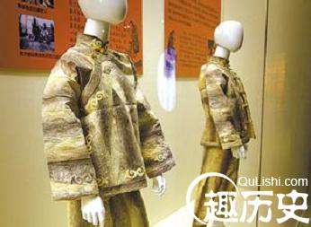 赫哲族服饰 赫哲族古老的鱼皮衣啥样