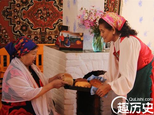 俄罗斯族的服饰礼仪 俄罗斯族人的传统礼仪