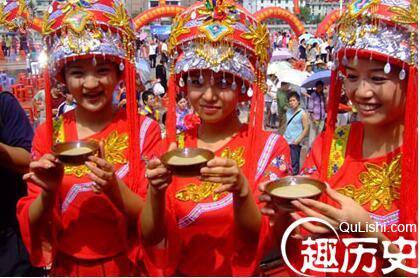 土家族文化  土家族六月六“晒龙袍”是什么意思