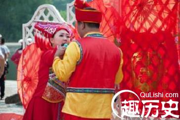 壮族的青年男女是怎样恋爱又是怎样结婚的呢