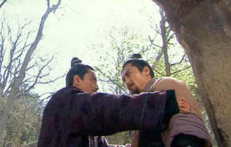 林冲的悲剧是谁造成的?他错杀了谁又错放了谁?