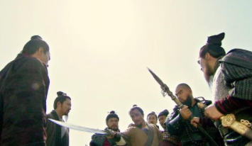 林冲的悲剧是谁造成的?他错杀了谁又错放了谁?