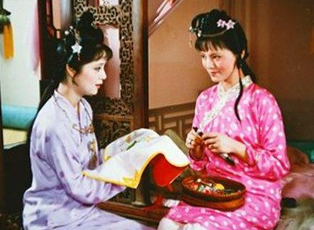 面对做姨娘的诱惑时，红楼梦里丫鬟都是什么态度？