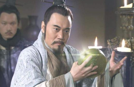 成语&ldquo;画蛇添足&rdquo;产生的历史背景是什么？成语背后有什么样的典故？