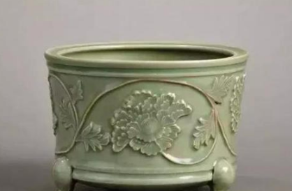 &ldquo;龙泉青瓷&rdquo;有什么特征？不同时期的&ldquo;龙泉青瓷&rdquo;各有什么不同？