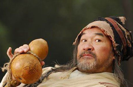 降龙十八掌和打狗棒法哪个厉害？洪七公为什么不教杨过降龙十八掌？