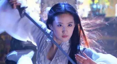 为什么每一个版本的倚天屠龙记中赵敏都被美化 而周芷若都被丑化呢