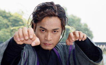 曾被认为是张国荣的接班人，他就是天下第一里的黄字第一号成是非