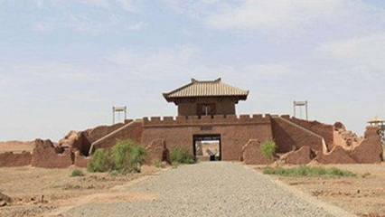 阳关:中国古典诗词常用典故之一,如王维《送元二使安西》
